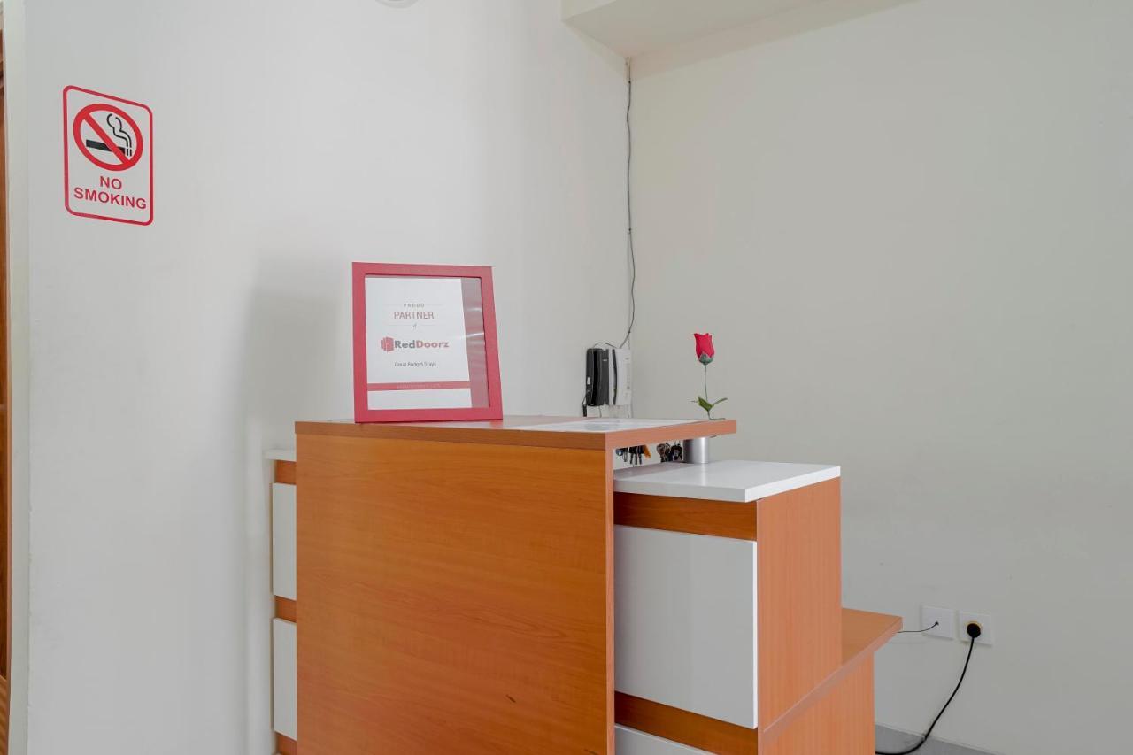 Reddoorz @ Jalan Biak Roxy Jakarta Exteriér fotografie