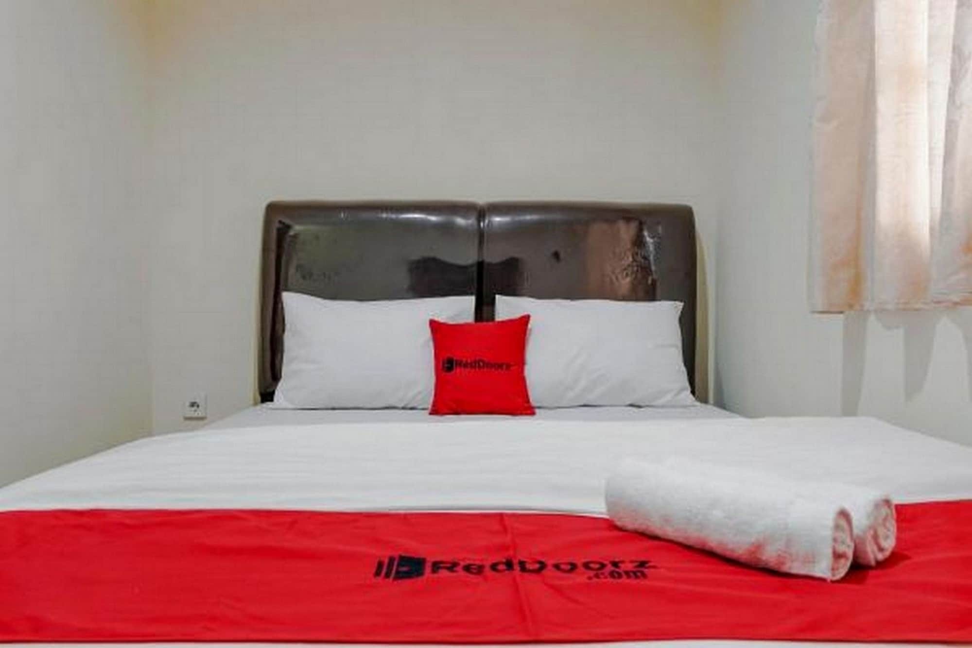 Reddoorz @ Jalan Biak Roxy Jakarta Exteriér fotografie