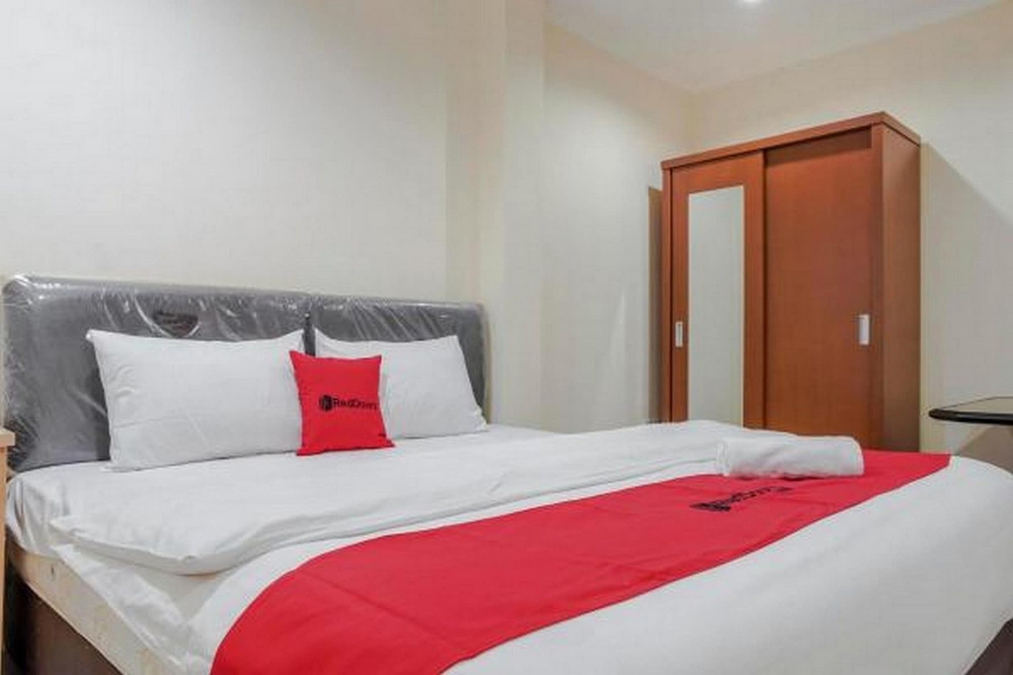 Reddoorz @ Jalan Biak Roxy Jakarta Exteriér fotografie